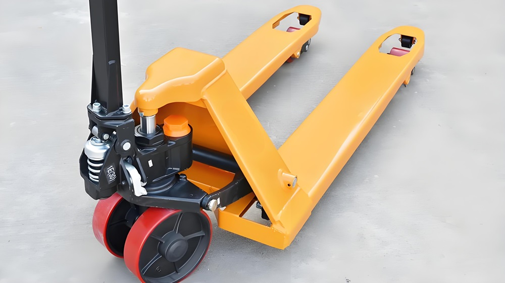 手動液壓托盤搬運(yùn)車哪家好，獵鷹品牌非常巧