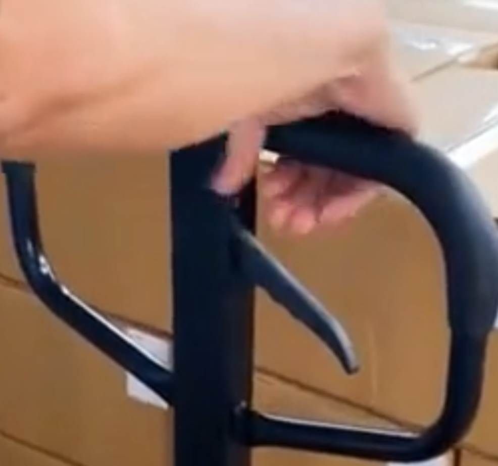手動(dòng)叉車(chē)使用方法